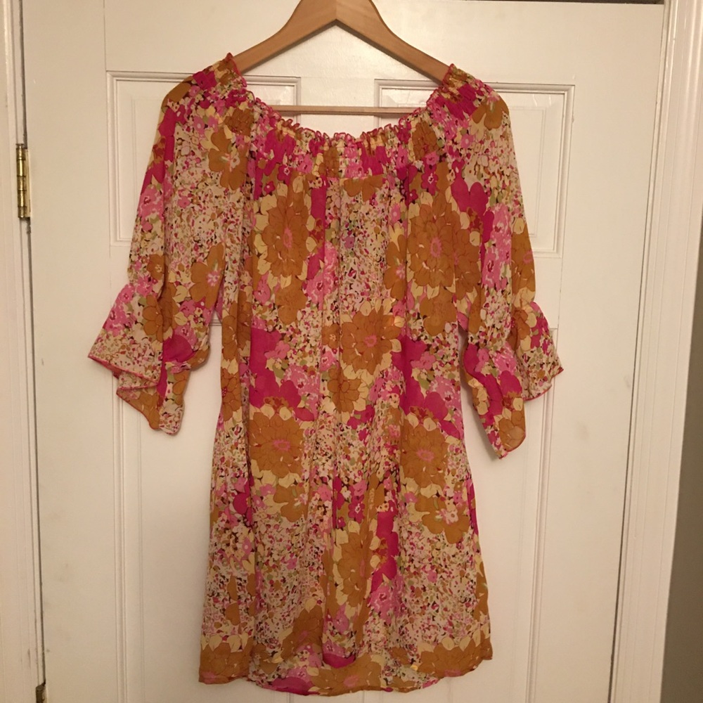 Woman’s blouses 5 XL bundled of blouses